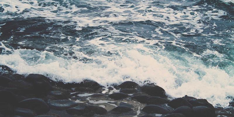 房地产企业如何破局？荣盛688等房企探索物流地产与数据中心新赛道