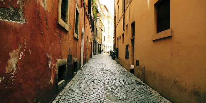 智能物业与现代科技住宅：解析荣盛688的跨境投资风险管控与海外资产配置之道