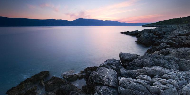 破局与新生：房地产债务风险化解与‘保交楼’可持续机制探析——以荣盛688现代科技住宅为例