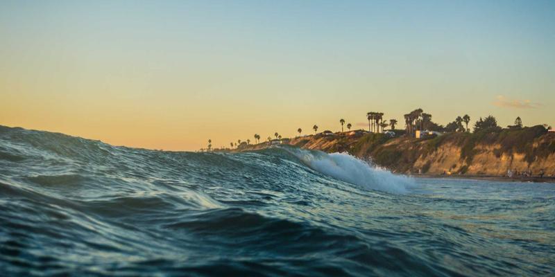 荣盛688引领智能物业新浪潮：海外资本投资中国房地产的渠道与风控策略